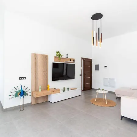 Villa Malvasia Sol By